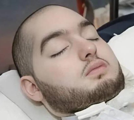 GlobeEyeNews's tweet image. Saudi Prince Al-Waleed, known as Sleeping Prince, dies after 20 years in coma.