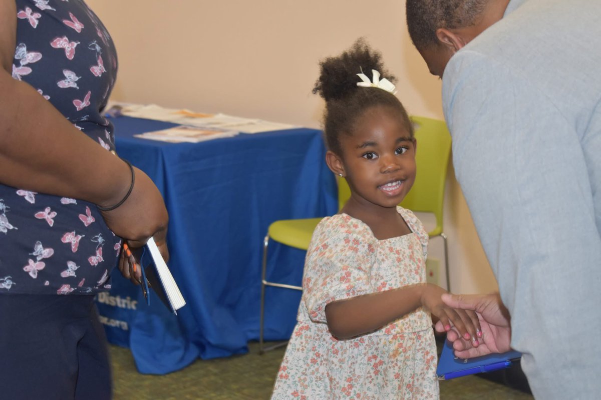 Thank you to all of the families who joined us for the second meet and greet with our new superintendent, Dr. Howard E. Fields III, at Ferguson Municipal Library. He loved connecting with students, parents, staff, and community members and is excited for the school year ahead.