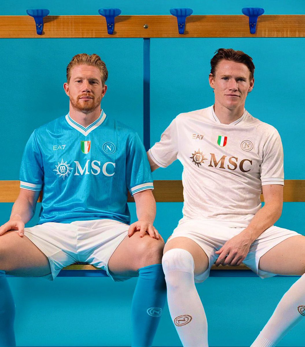 thesefootytimes's tweet image. One of the greatest Premier League footballers of all time. An elite midfielder capable of transforming games in an instant. A legend all over Manchester.
But enough about Scott McTominay, it’s good to see De Bruyne in the new Napoli kit.