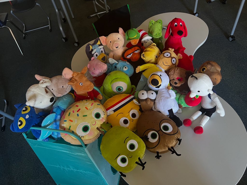 wilcoxsuperhero's tweet image. Tell me you’re a teacher……without telling me you’re a teacher! I’m so excited for the 25/26 school year and to see all of my superheroes and our new friends. #baxtersbest #couragecharactercommitment #lovekidsfirst #misdproud #loverofchildrensbooks #kohlscares