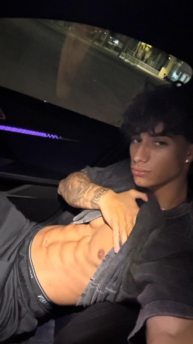 if u want to come in the car comment “hi” and I’ll send u a private video🥵