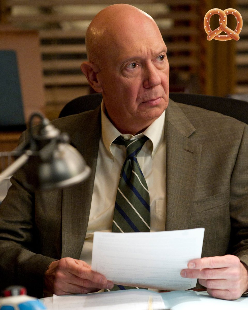 The SVU cast... as binge watching snacks 🍿😏