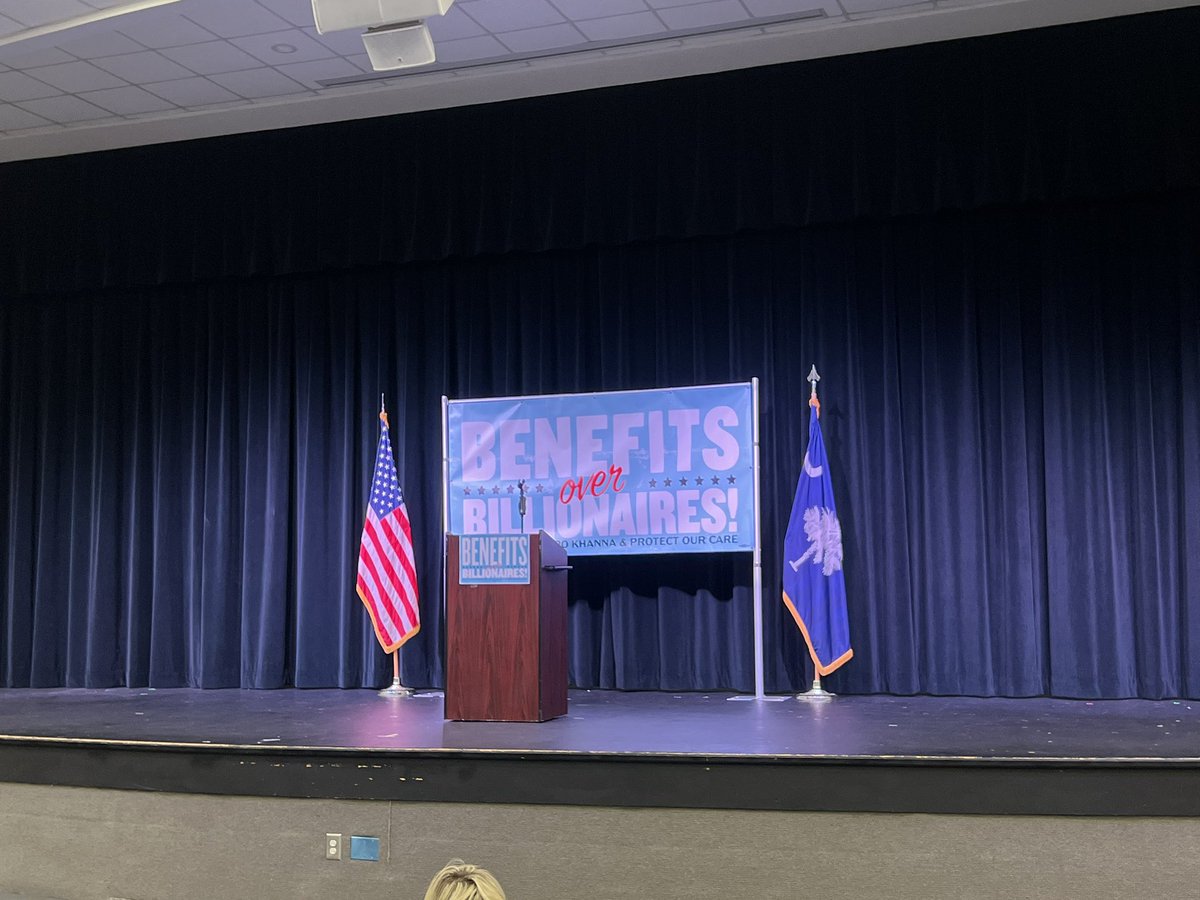 sophiebrams's tweet image. Good afternoon from Goose Creek where Democrats @RoKhanna and @rep_jackson are holding a town hall.
It’s part of a two-day swing in South Carolina for Khanna’s “benefits over billionaires” tour. #scpol