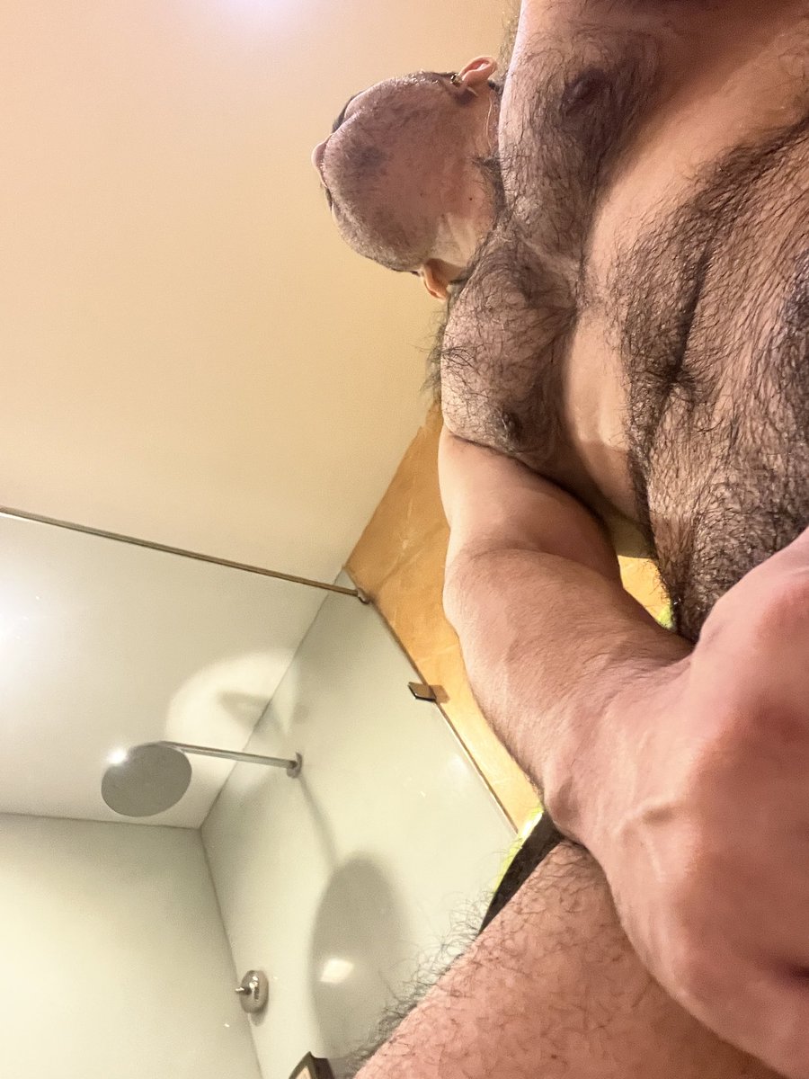 MisterWolfbear's tweet photo. So fcking horny. https://t.co/LdjQE9ZO7P