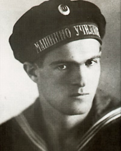 ANPIRomaPosti's tweet image. "Sono un antifascista, un figlio della mia Patria e odio gli invasori nazisti: per questo faccio parte della #Resistenza".
Poeta bulgaro di fede comunista, #NikolaJonkovVapcarov venne fucilato dai nazifascisti a #Sofia il #23luglio 1942.Aveva 23 anni.