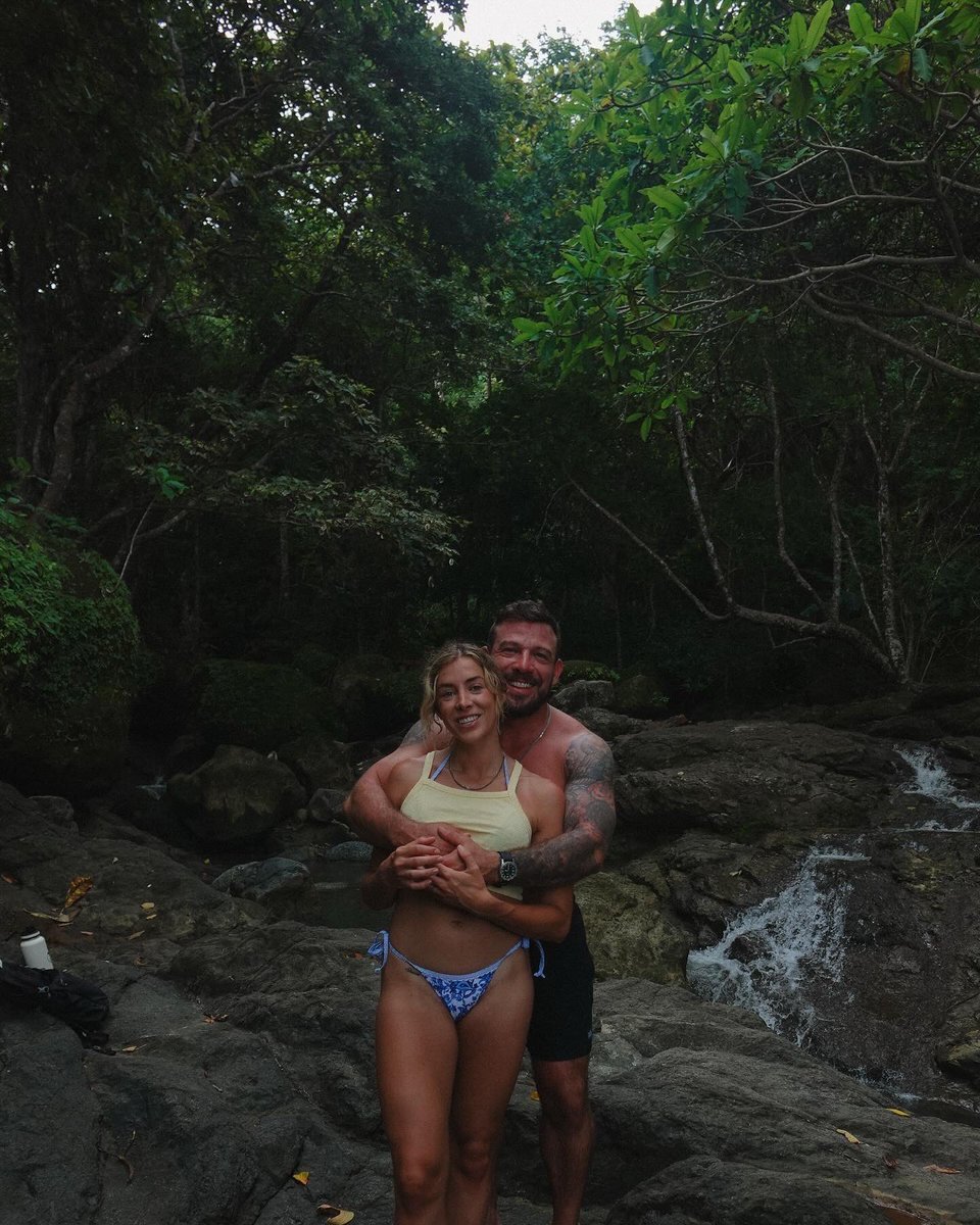 JenPhilOfficial's tweet image. Week in the jungle with my handsome man 🖤 Costa Rica is a gem.
