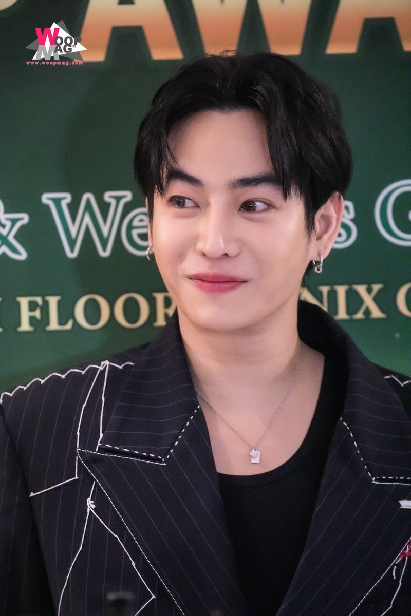 woopmag's tweet photo. “เป๊ก ผลิตโชค” ช่วงให้สัมภาษณ์ ในงาน “ASIA TOP AWARDS 2025”

#AsiaTopAwards2025xPeck
#PeckPaLitChoke #เป๊กผลิตโชค 
#AsiaTopAwards2025 https://t.co/hNct9kVEMk