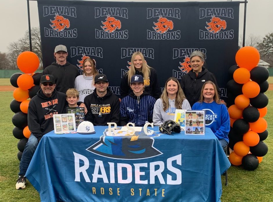 PrepNation_TV's tweet image. #OKPrepStory: @LukeHankins22 of the
Dewar Dragons will continue his academic
and athletic career at Rose State College
as a Raider. Congratulations to HC Josh
Kilhoffer, the Hankins Family: and the
Dragon Nation. #OKPreps #PNTV
