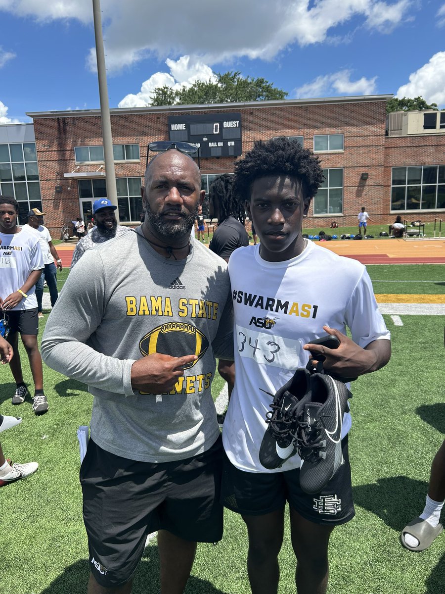 briece11's tweet photo. I had a great time at @BamaStateSports today love the coaches and the work I will be backโผ๏ธ@CoachM_Windham @CoachGlover_ASU @CoachSmook @SamBlackshear @DeeBrundidge9 @MrFootball_6 @TyreeOneil_ @HallTechSports1 @DexPreps @erob50 https://t.co/XJujoWHS0j