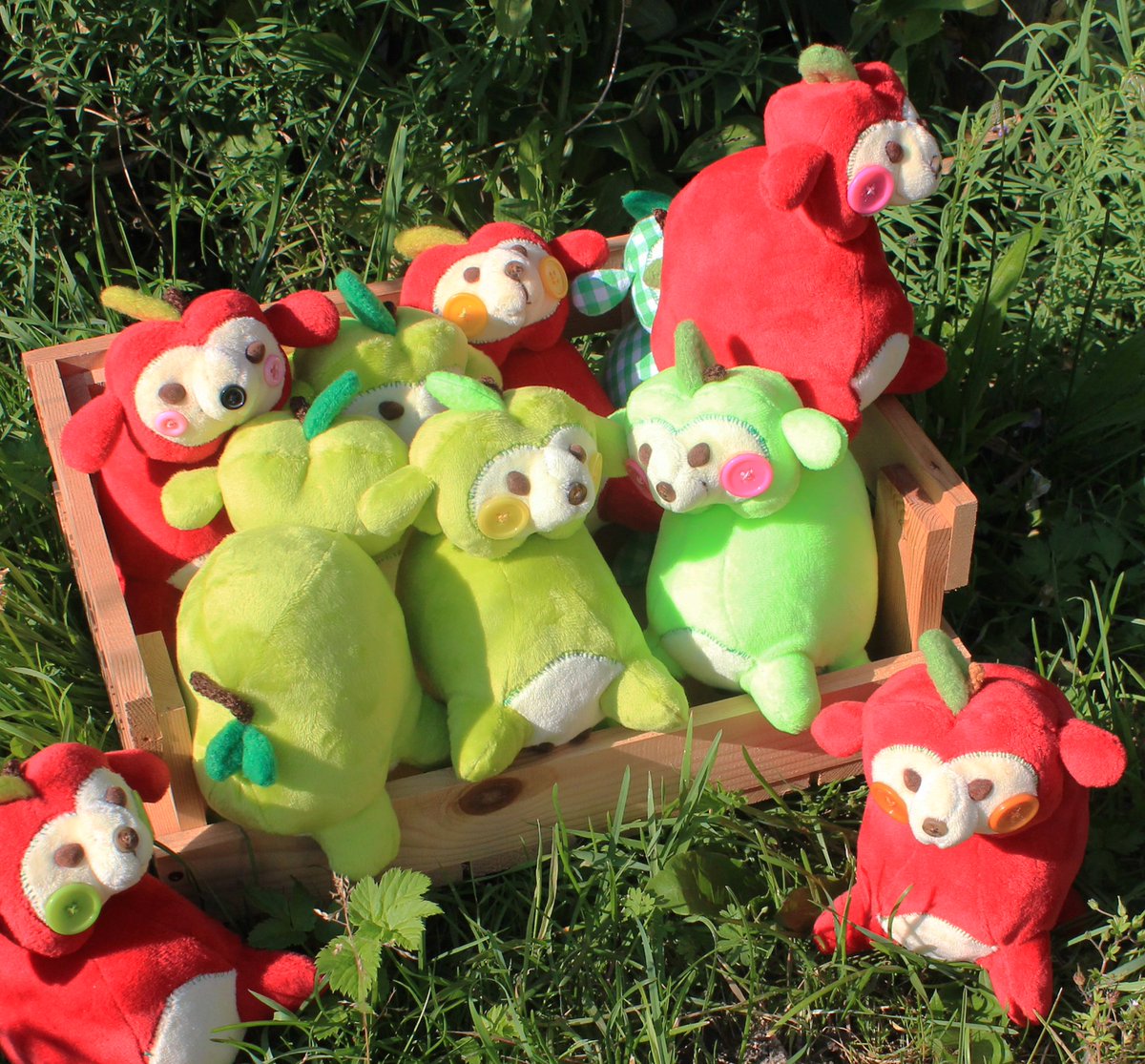 kkorotokii's tweet image. I present to you....brand new Pestka plushies! I completely remade my old plushie pattern #oc