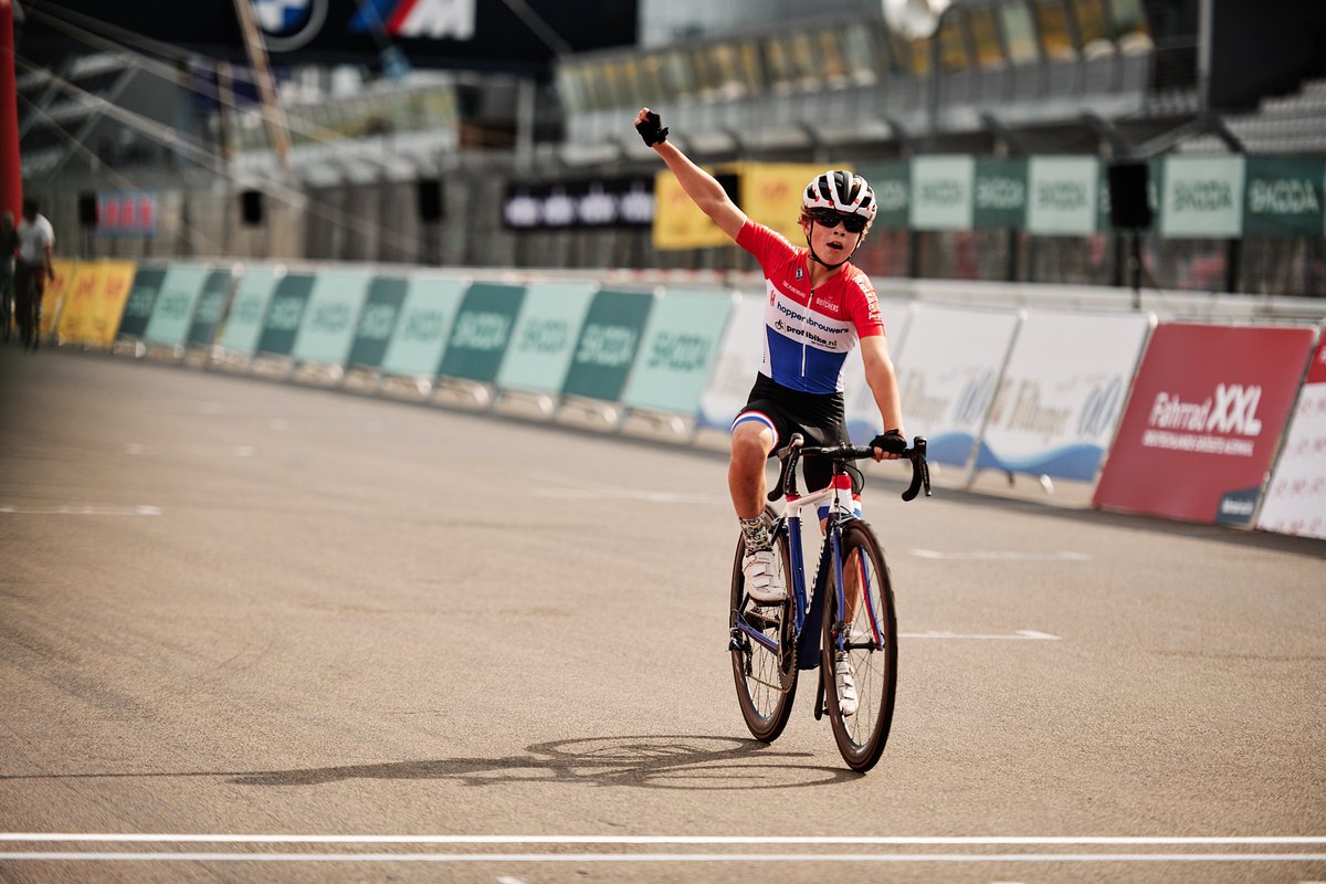 The 24 hours through the Green Hell have begun! 🚴‍♂️🔥

Rad am Ring has started – and you're right in the middle of it! 💪

We wish every one of you good luck!

#HeartRace

Photos: Marius Holler