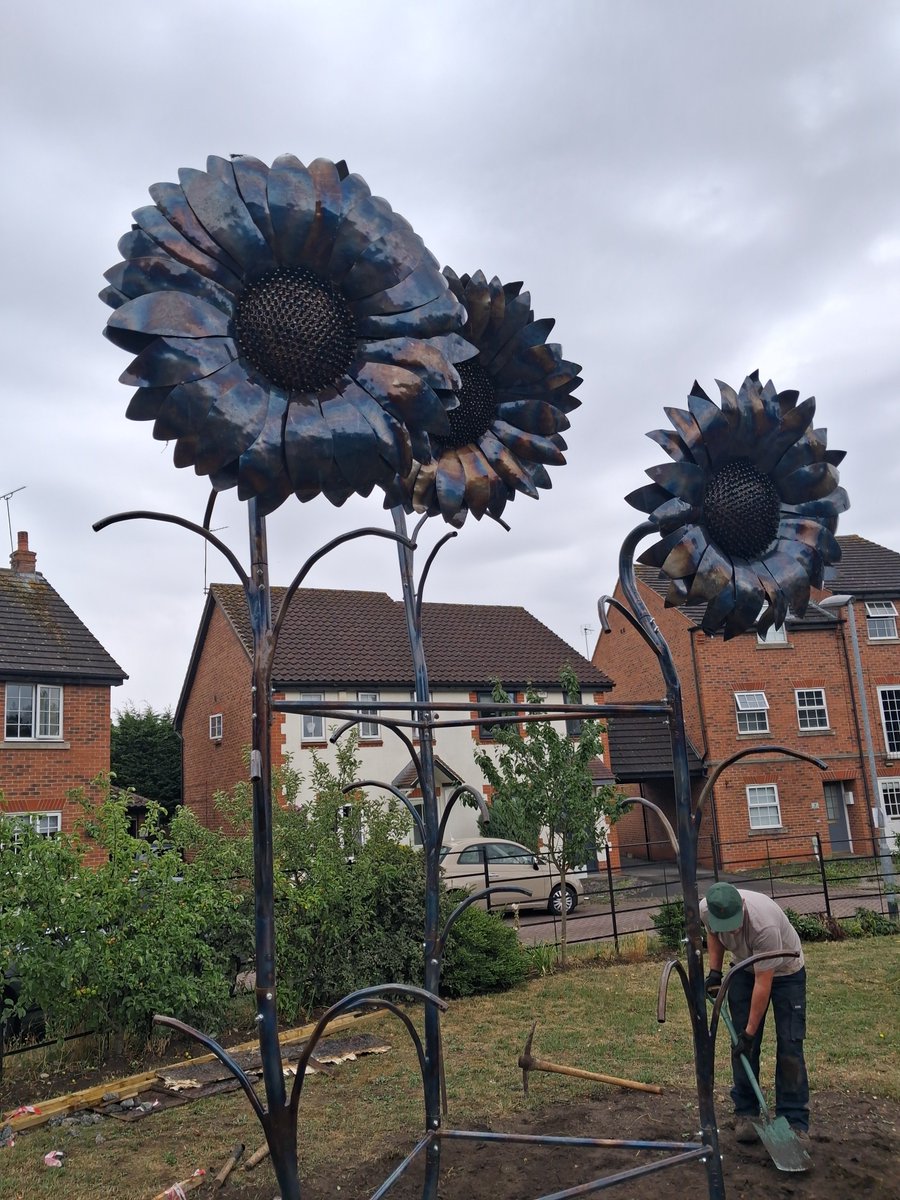 Finally, building my sunflower sculpture.