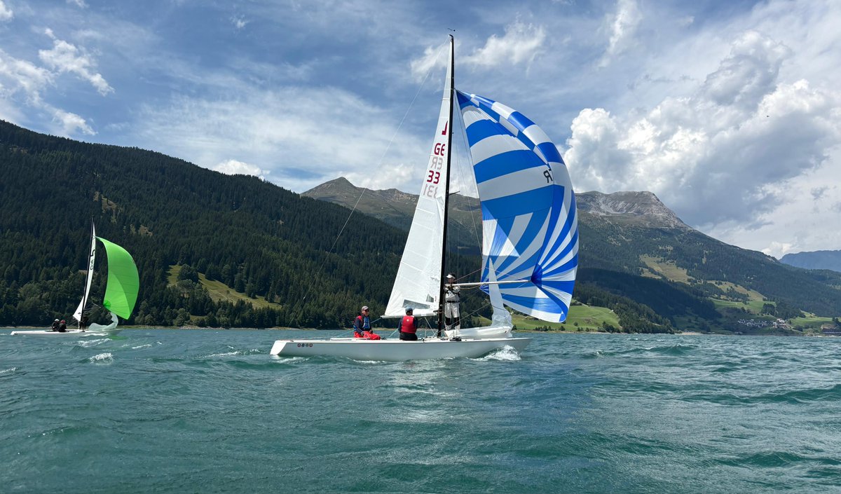 Three races with 14 to 18 knots at Reschensee for the Italian Championship and Alpen Cup, Berliners shoot ahead read more: soling.com/article.asp?Id…