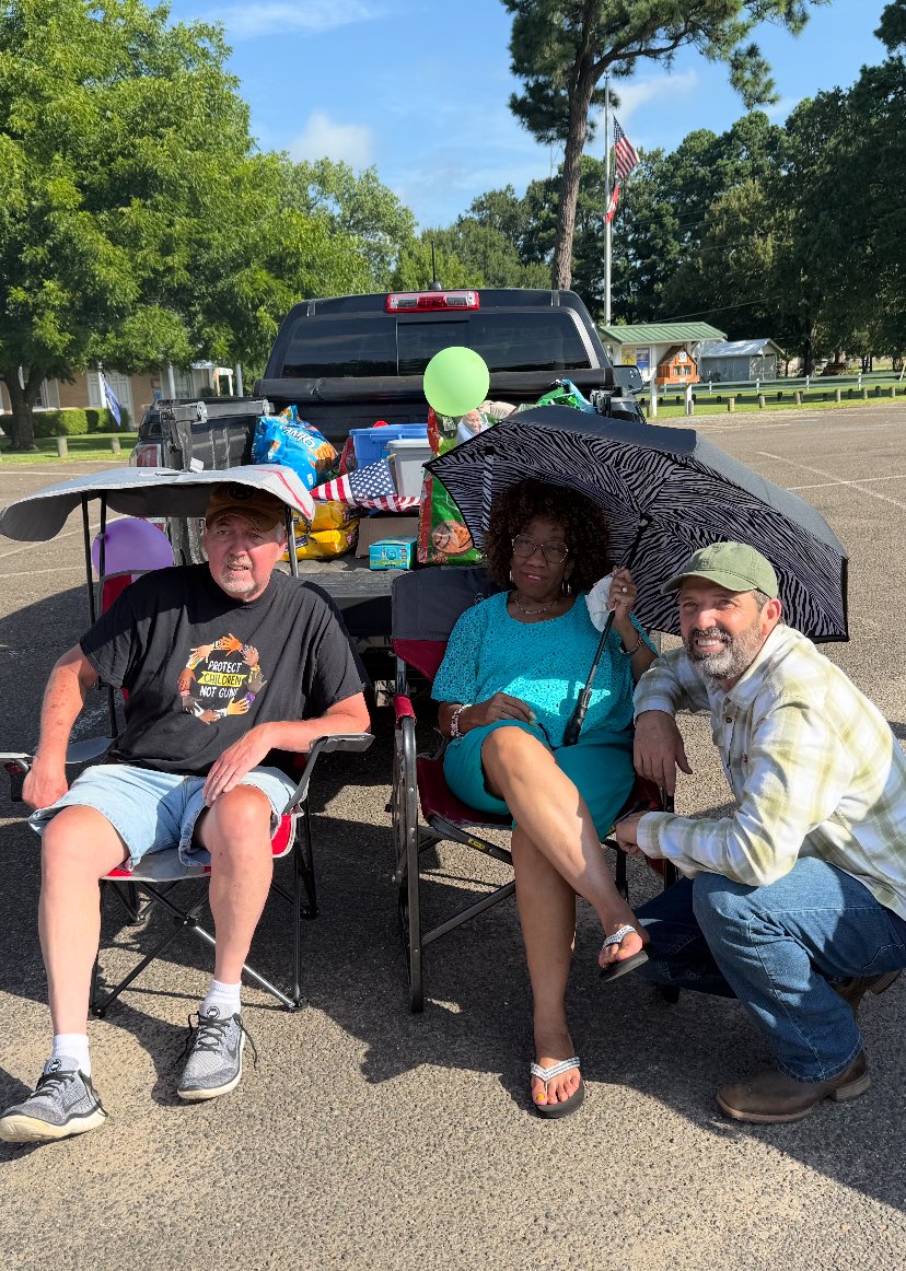 BobbyForTX's tweet image. Stopped by the Wood County Democrats' pet food donation drive this morning to support our county's shelters and chat with neighbors about our campaign!