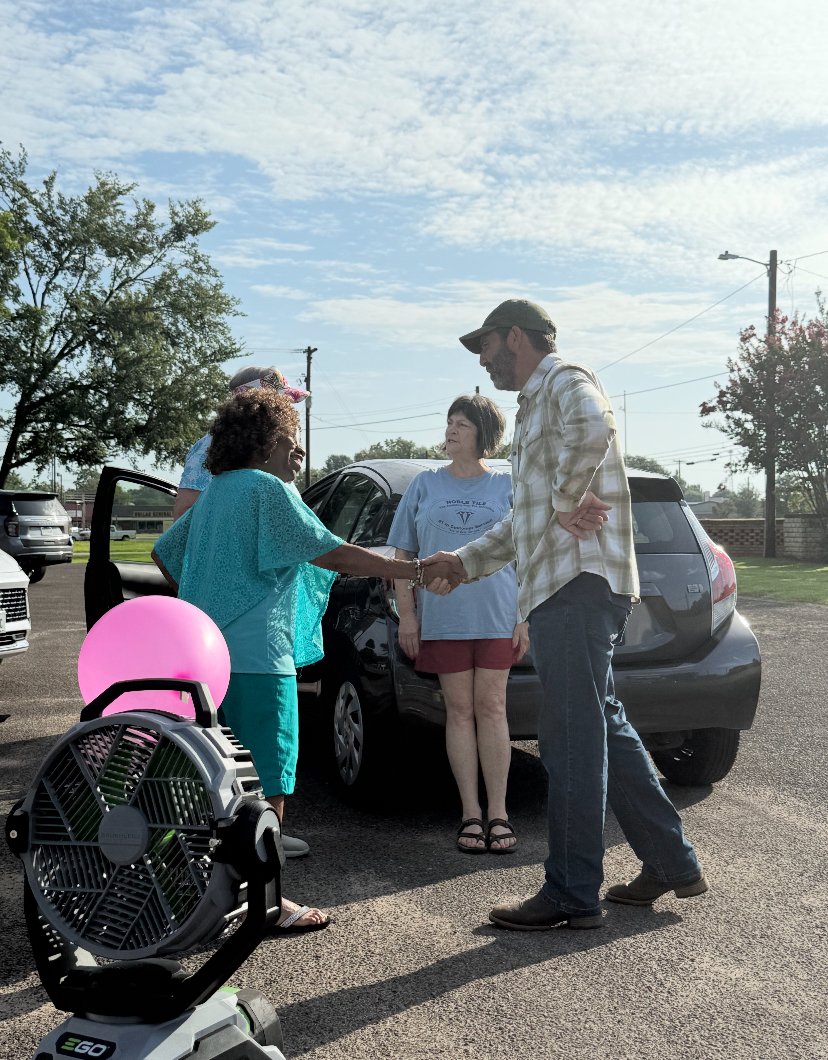 BobbyForTX's tweet image. Stopped by the Wood County Democrats' pet food donation drive this morning to support our county's shelters and chat with neighbors about our campaign!