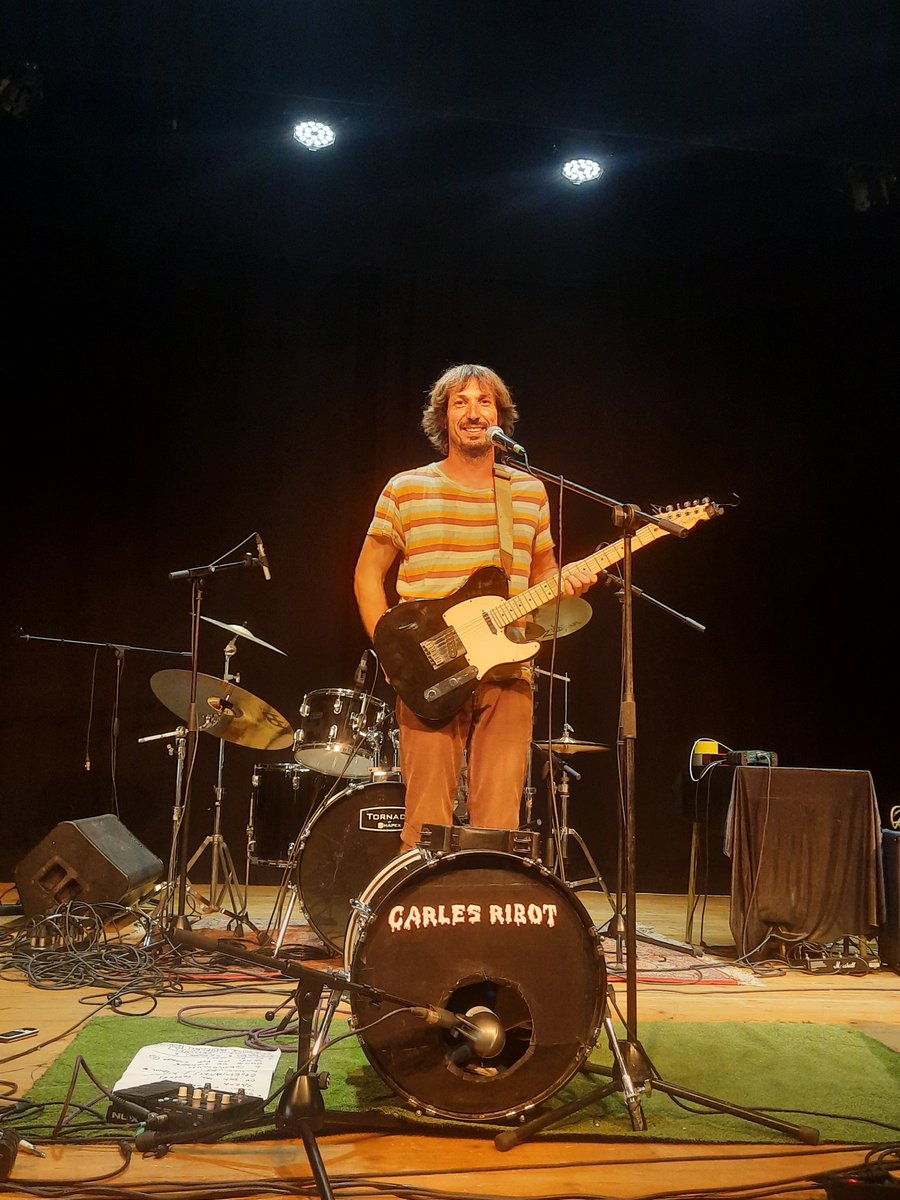 ❤️ Tot a punt a Sant Bartomeu del Grau #graufest 🤩✨️🎸🔥

#lagiraimpossible #carlesribot #osona #lluçanès #catalunya #onemanband