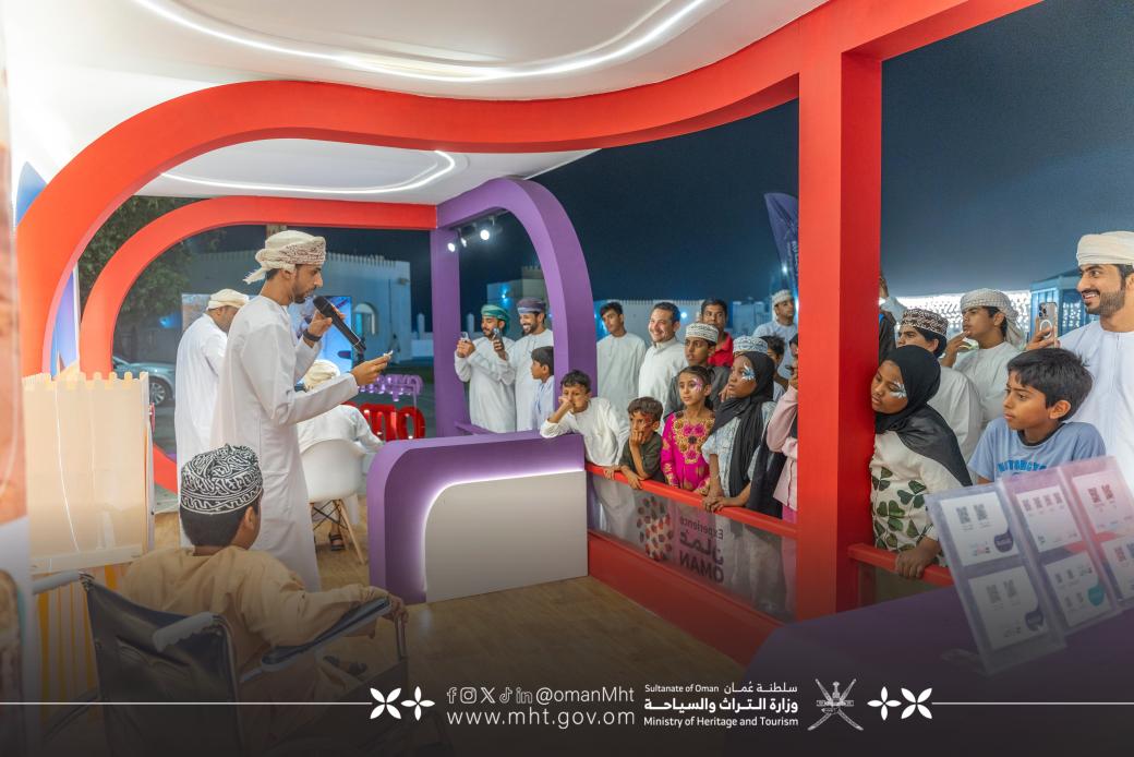 OmanMHT's tweet image. استمرارًا لمشاركتها في ملتقى “أجواء الأشخرة” تواصل الوزارة استقبال الزوار في جناحها التفاعلي الذي يضم أحدث الإصدارات، أركان الواقع الافتراضي والعروض الترويجية المتنوعة.
#تراث_وسياحة