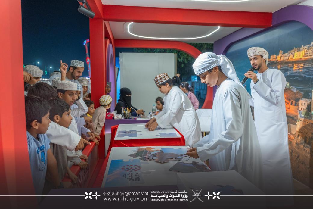 OmanMHT's tweet image. استمرارًا لمشاركتها في ملتقى “أجواء الأشخرة” تواصل الوزارة استقبال الزوار في جناحها التفاعلي الذي يضم أحدث الإصدارات، أركان الواقع الافتراضي والعروض الترويجية المتنوعة.
#تراث_وسياحة