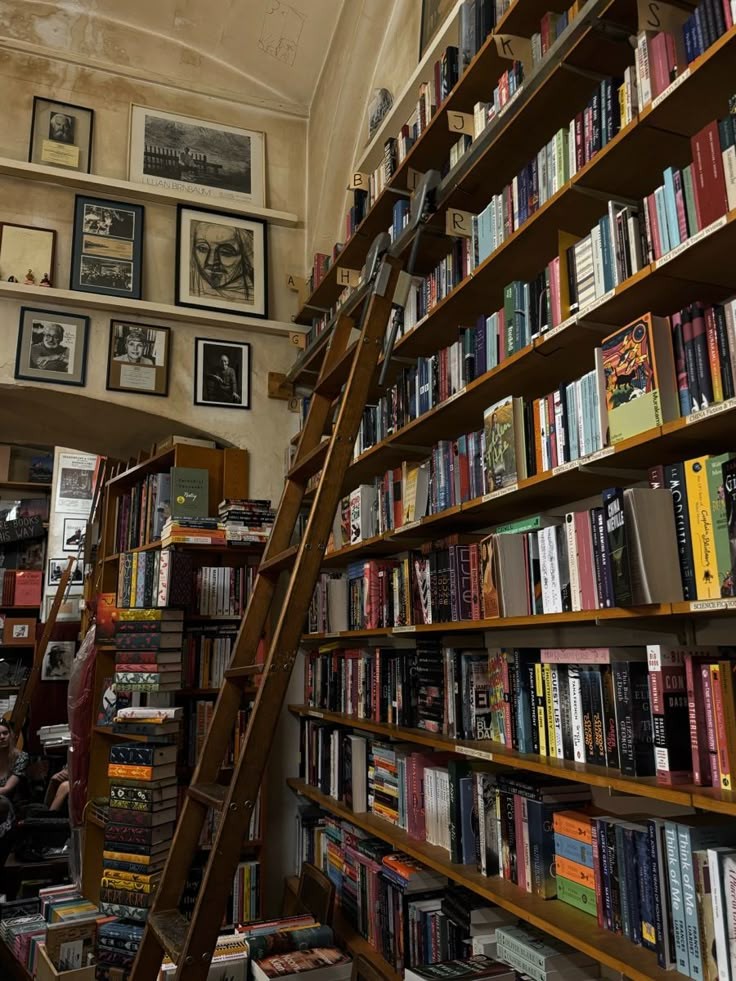 autumn girl tweet media