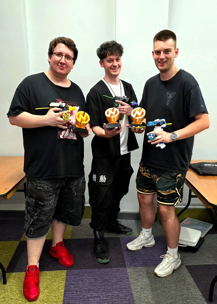 lotoftoast tweet media