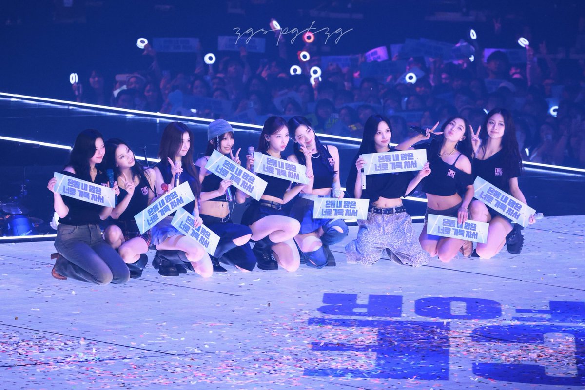 250719

This is for TWICE! 

#TWICE #트와이스