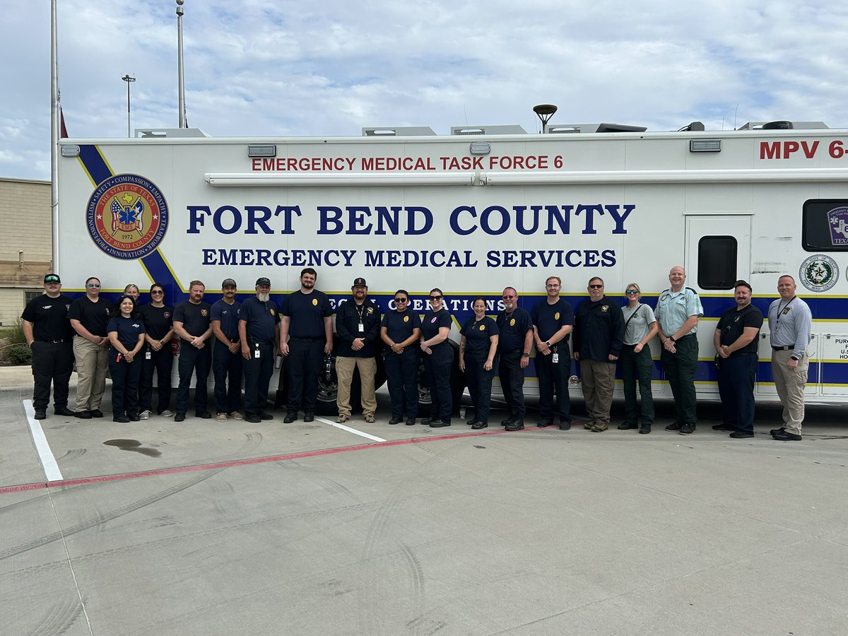 mpv603's tweet image. That’s a wrap! @mpv603 has been relieved by @HoustonFire & is headed home. It was our honor to be part of the @TXEMTF6 SWX response to Central Texas. Those impacted remain in our thoughts & prayers. 🙏🏼🚑 @TXEMTF @SETRAC_TX @TDEM