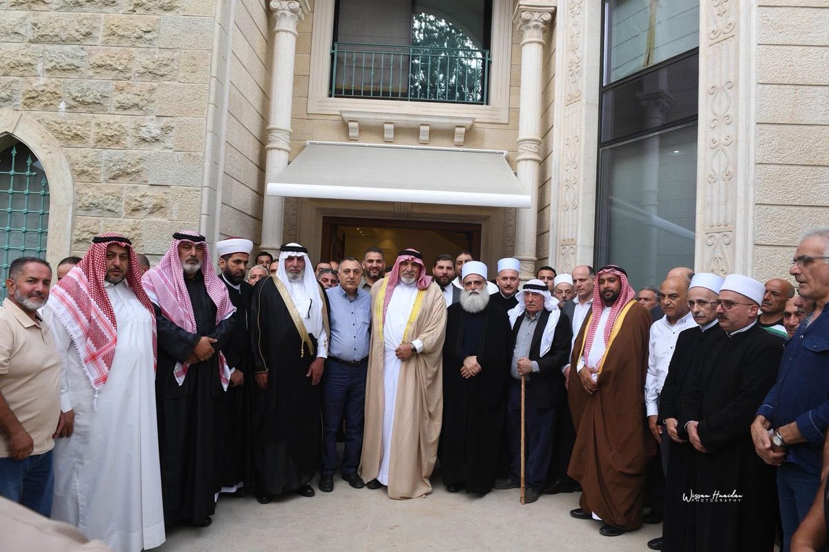 Rami_Imad's tweet image. سماحة شيخ العقل التقى قائد الجيش ورئيس الأركان ووفدا من العشائر العربية في لبنان: "على الدول المؤثرة في سوريا وقف الاقتتال فورا وفك الحصار"
التقى سماحة شيخ العقل لطائفة الموحدين الدروز الشيخ الدكتور سامي ابي المنى في دارته في شانيه مساء اليوم قائد الجيش
العماد رودلف هيكل،…