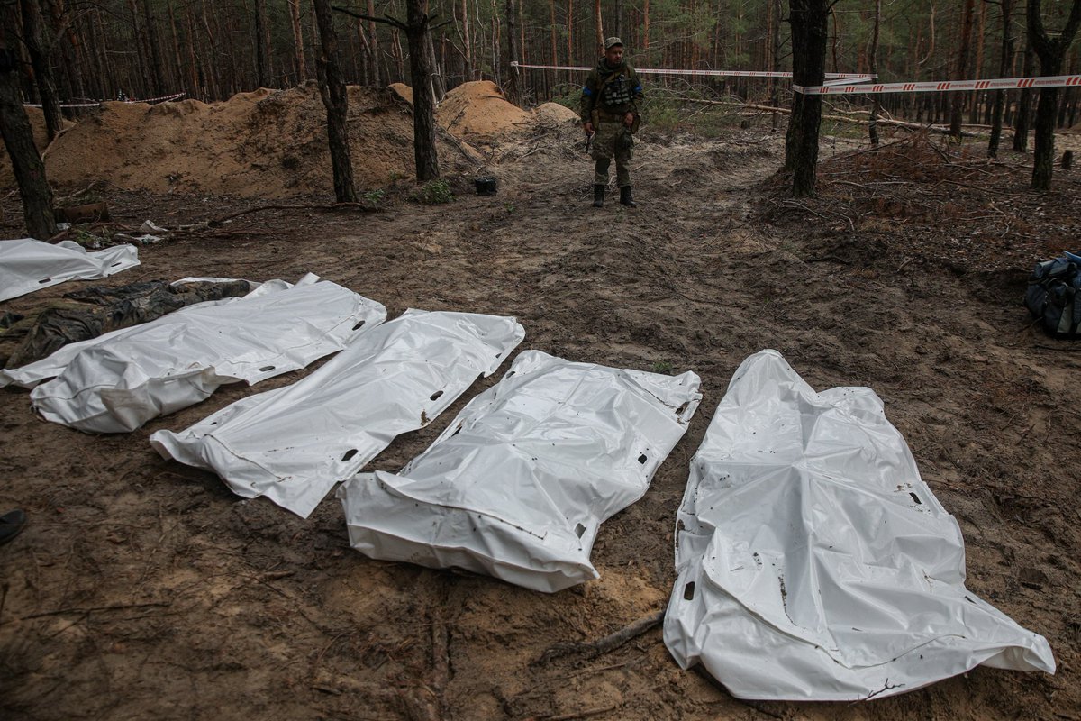 Farleymarley16's tweet image. Many towns & villages in southern &eastern🇺🇦have been occupied now by the russian🇷🇺army for over 3 yrs. When the🇷🇺n occupiers are driven out of a place horrible discoveries are made. What must life be like under🇷🇺n occupation? A Hellish nightmare. You have no choice but to fight.