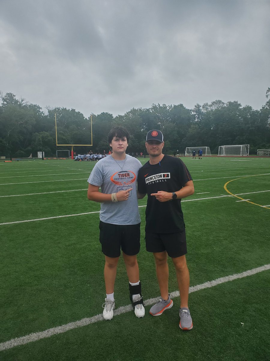 WilliamFieldss's tweet image. Had an excillent camp at Princeton today. It was great to meet @CoachSibel and the other snappers. Can't wait to be back🐅

@BillLiedy @DrStevenWright @CoachDrew__ @CoachBobSurace @CoachCuevas78 @CoachJMNichols