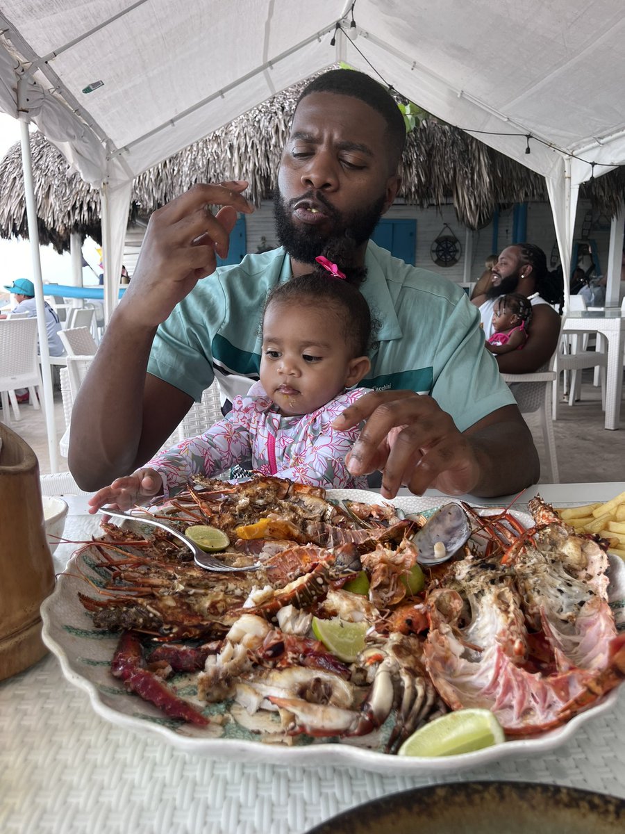 cs23back's tweet image. Doing family shit &amp;gt;&amp;gt;&amp;gt;