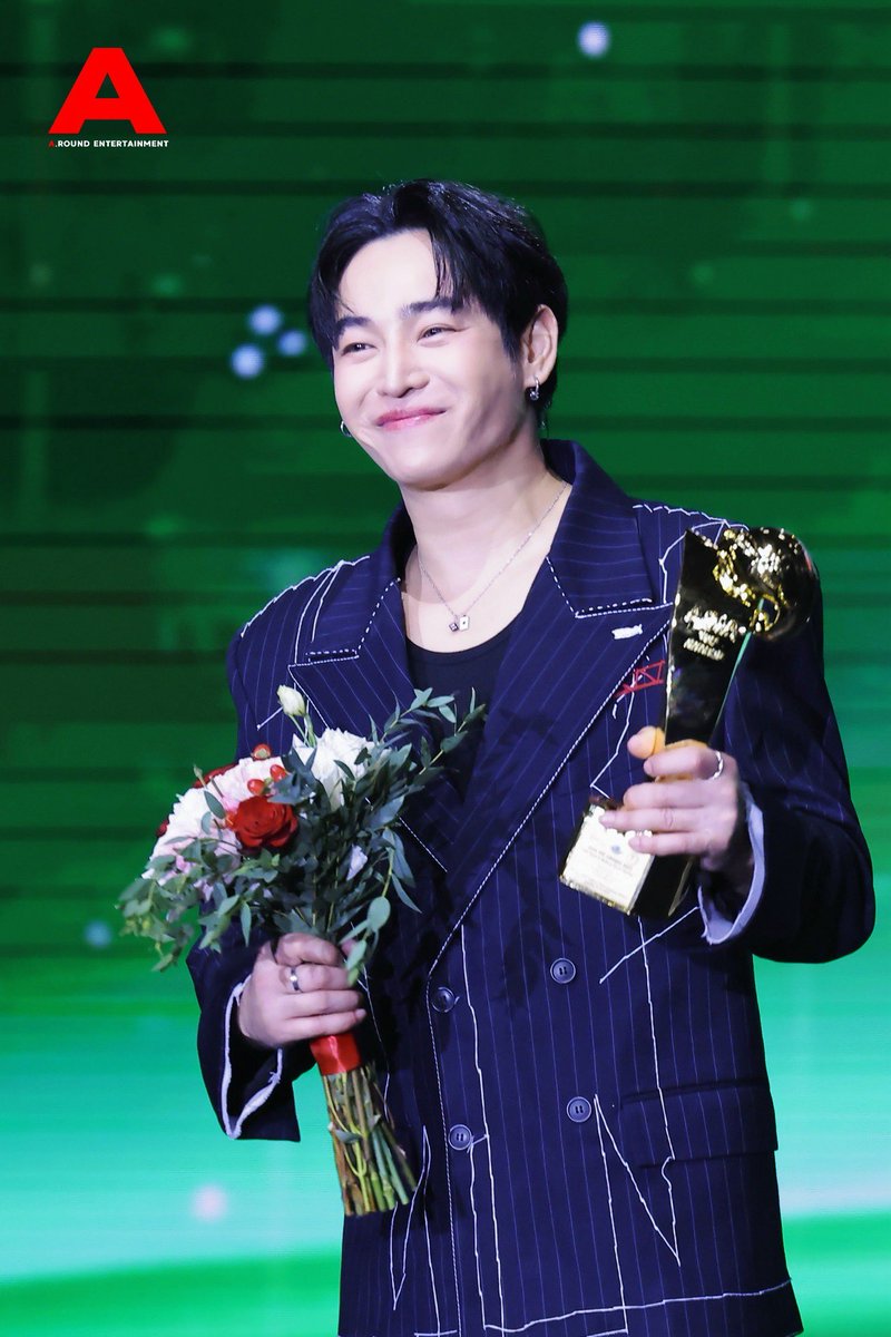 around_ent's tweet photo. “เป๊ก ผลิต​โชค​” เข้ารับรางวัลในงานมอบรางวัล “Asia Top Awards 2025 Presented By APEX Hospital &amp; Clinics ครั้งที่ 4 ประจำปี 2568”  

#AsiaTopAwards2025xPeck
#เป๊กผลิตโชค #PeckPaLitChoke
#AsiaTopAwards2025 https://t.co/lLtT57fasY