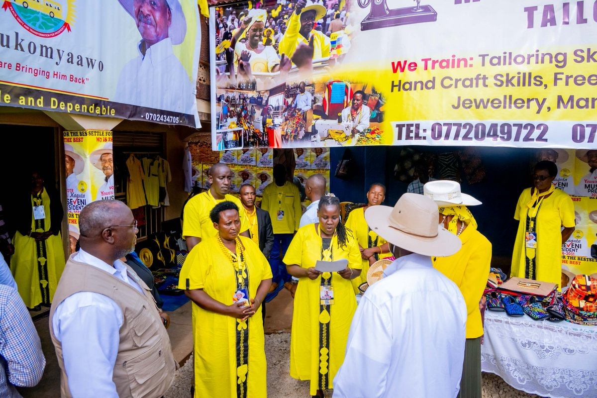 StateHouseUg's tweet image. President Museveni has expressed his satisfaction with the growth and performance of the Emyooga SACCOs, noting that the groups are beginning to thrive. H.E. made the statements while assessing the Emyooga SACCO program in Butabika and Mutungo, Nakawa Division.