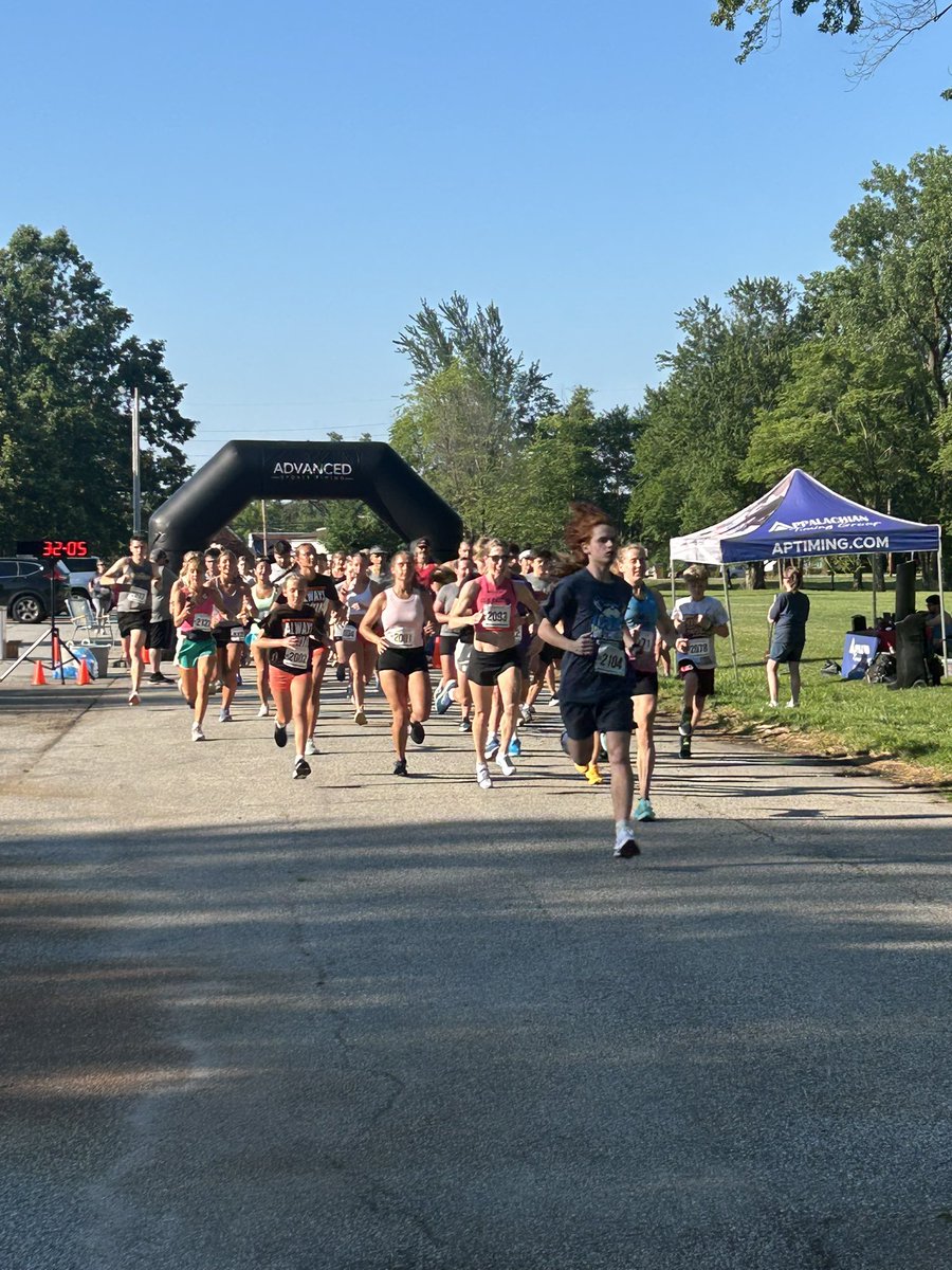 BrennanforOhio's tweet image. Had a great time helping with the Tom Schreiber 5k & 1M this morning. Great job to Matt, all of the volunteers, and participants who raised $2,500 for a scholarship for the Parma City School District!
Mr. Schreiber was a good man and friend of our family.
The Tom Schreiber…