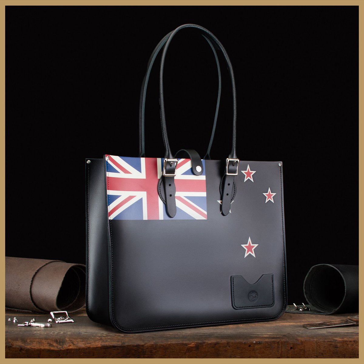 leathersatchel's tweet photo. Carry your roots with pride. This custom Landscape Tote celebrates the spirit of New Zealand, designed to stand tall wherever in the world you go.
#Handcrafted #Vintage #LeatherGoods #LeatherTote #BagsOfPersonality https://t.co/w5Gb9e16eZ