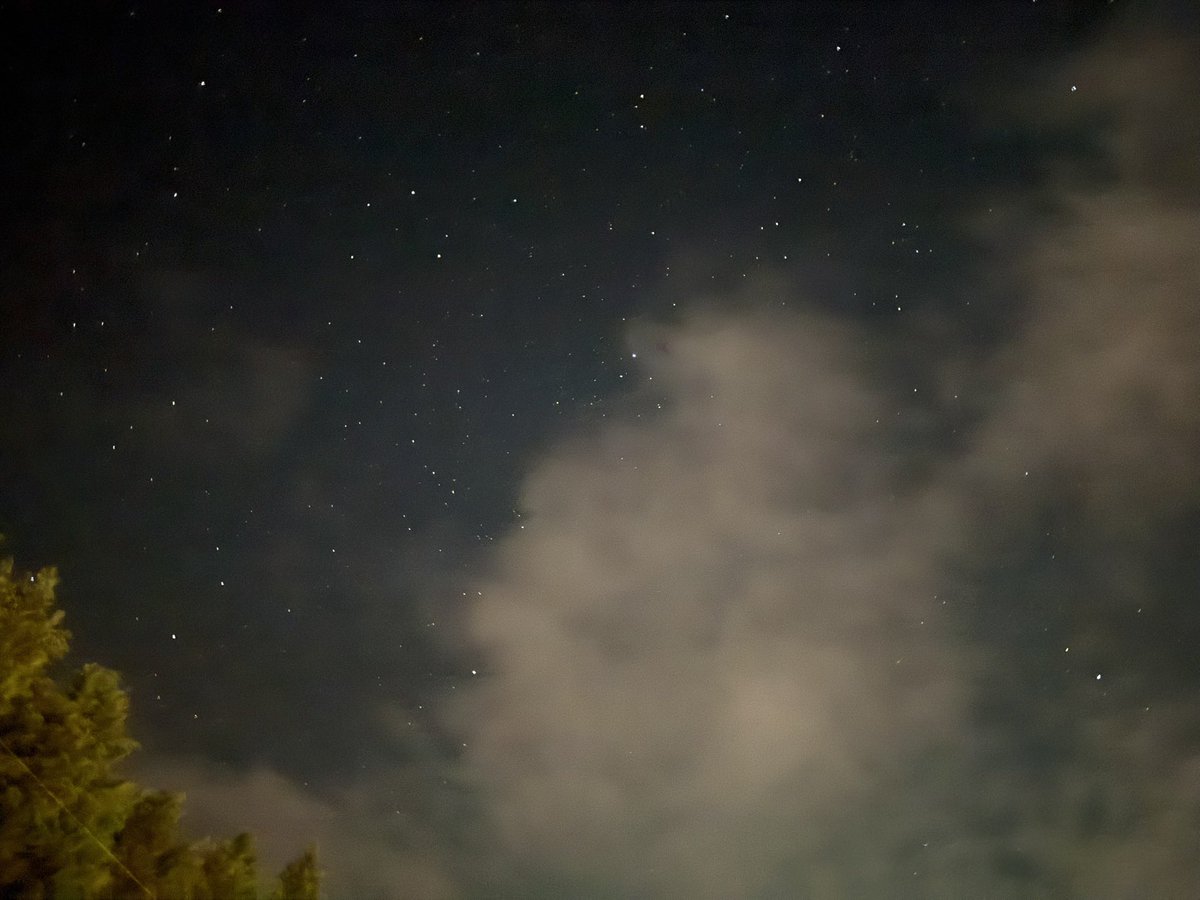 jun38c's tweet image. 久しぶりに星が見えた。おやすみなさい😴