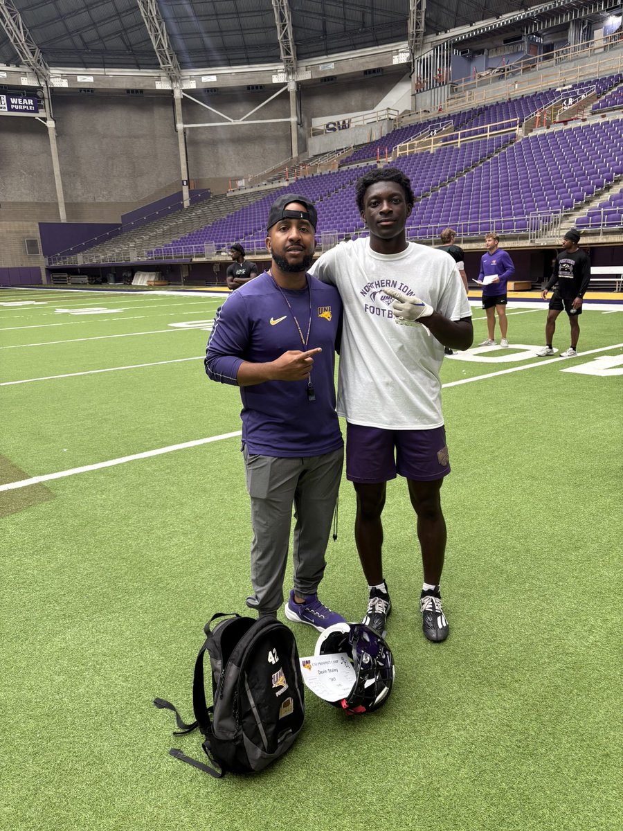 staley_devin's tweet image. #AGTG After another good camp and a good talk with @CoachKHodges I am glad to to I have received my 3rd but first D1 offer to play at University of Northern Iowa
@JJPaul53
@bshsfootball
@CoachPum
@KeestonTerry