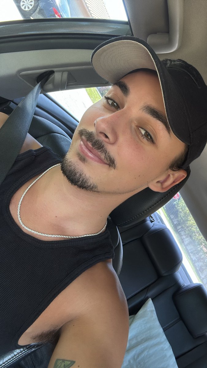 Black on black in this Florida heat… 🥵