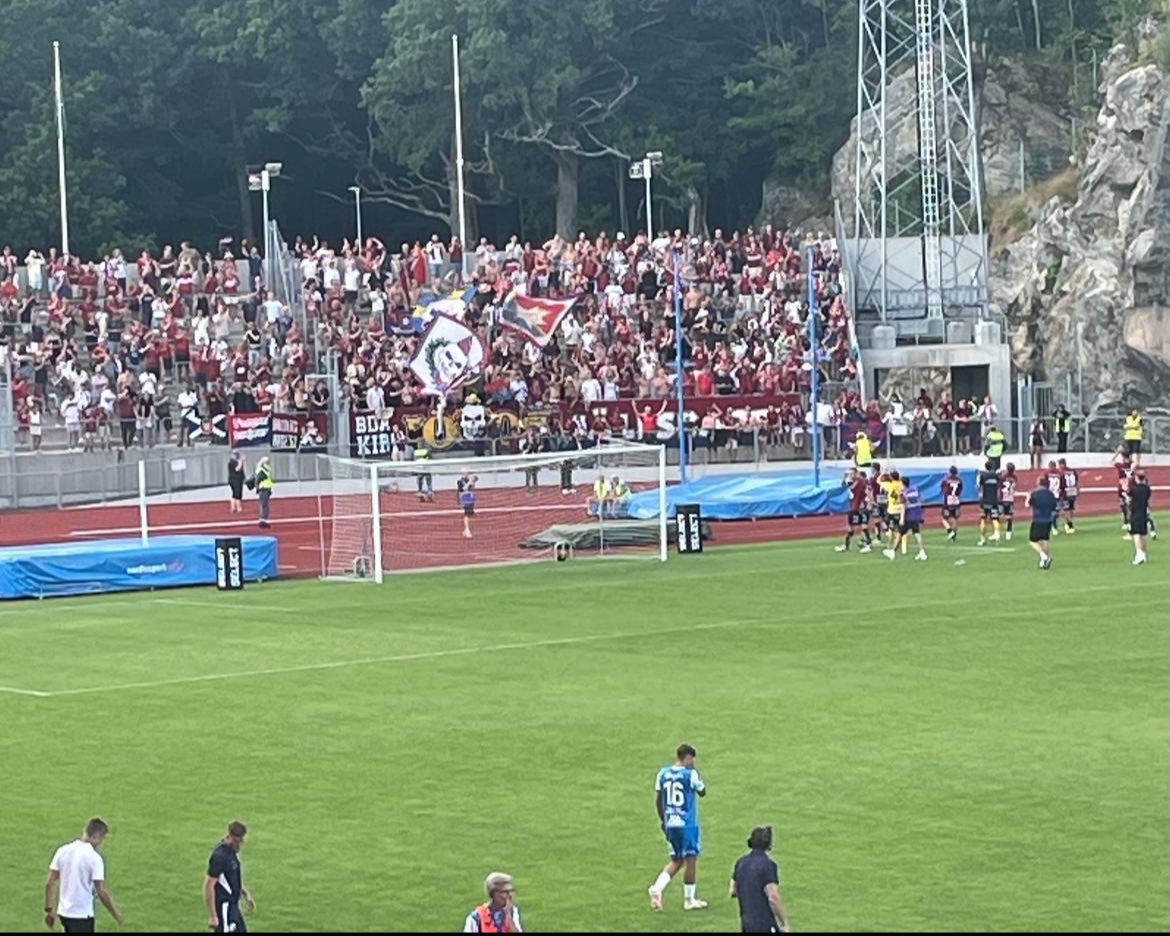 Tack till er 511 personer som valde att sjöng sällskapet till 3p på i Uddevalla idag och tack till er andra som valde att stötta från övriga sektioner. Nästa söndag möter vi Östersund borta. Vi ses då!