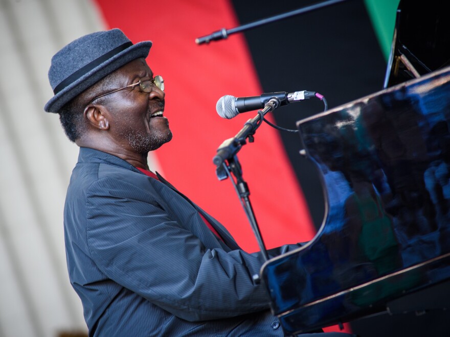 globaljazzqueen's tweet image. “I don’t really think you can teach anybody to sing #Jazz. Jazz for me is about living. It’s about experiencing things. It’s a feeling.”- ANDY BEY now @WBGO
#radio