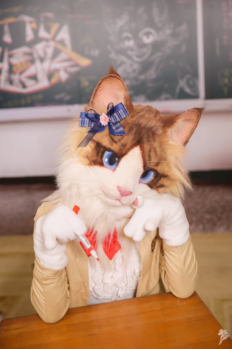 Shioru9010's tweet image. 學妹好可愛呀~
—————
後輩って本当にかわいい~
🐈:@yako568987
#UTFG2025
#FursuitEveryday