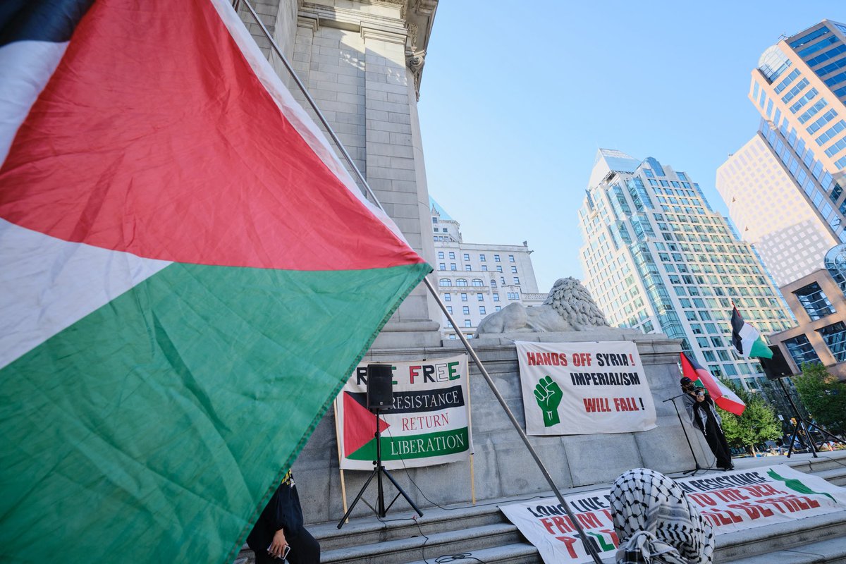 bds_vancouver's tweet photo. Great highlights from July 18 #HandsOffSyria rally in downtown Vancouver.
Photos Michael YC Tseng https://t.co/NwIprUpC6D