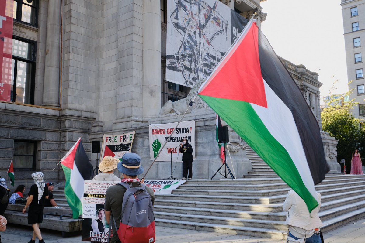 bds_vancouver's tweet photo. Great highlights from July 18 #HandsOffSyria rally in downtown Vancouver.
Photos Michael YC Tseng https://t.co/NwIprUpC6D