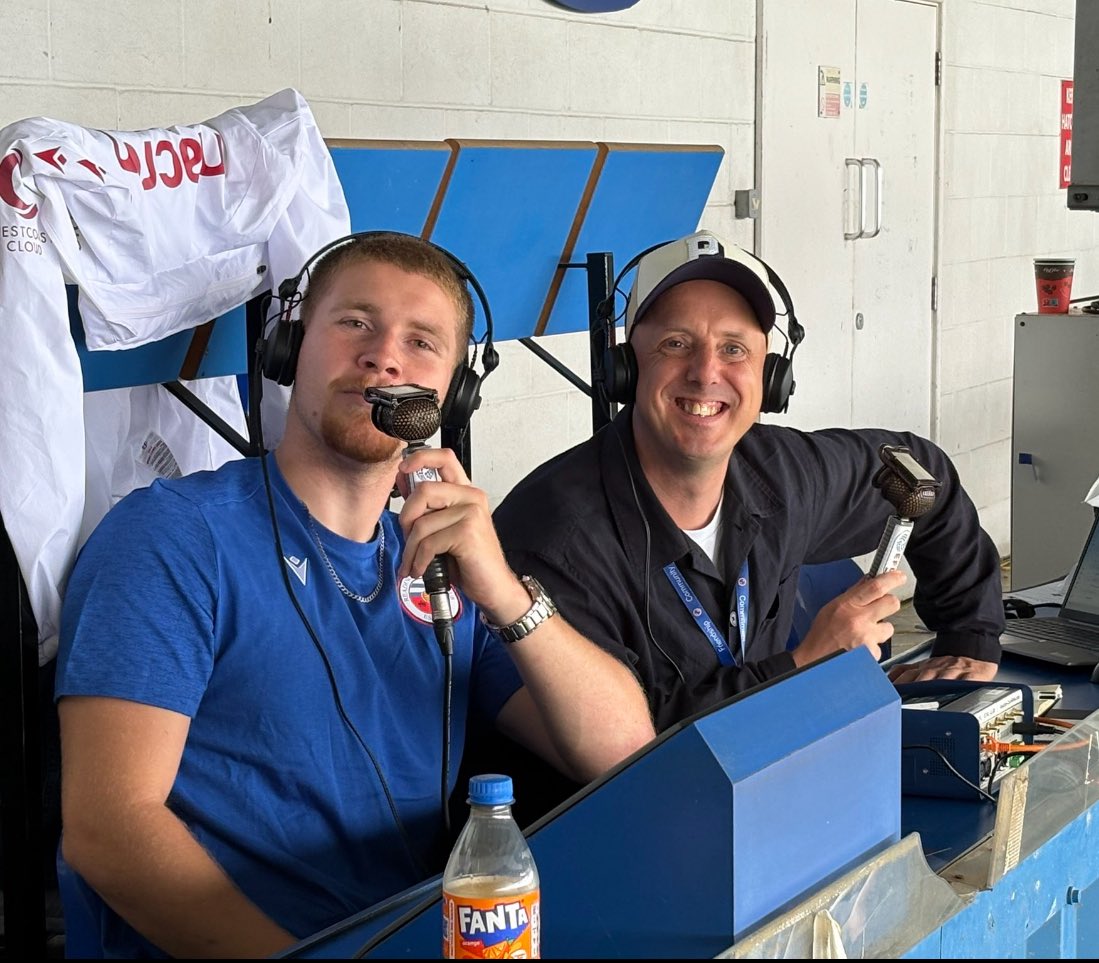 johnclarke04's tweet image. Different kind of matchday today🤣🎙️ @ReadingFC @bluntphil