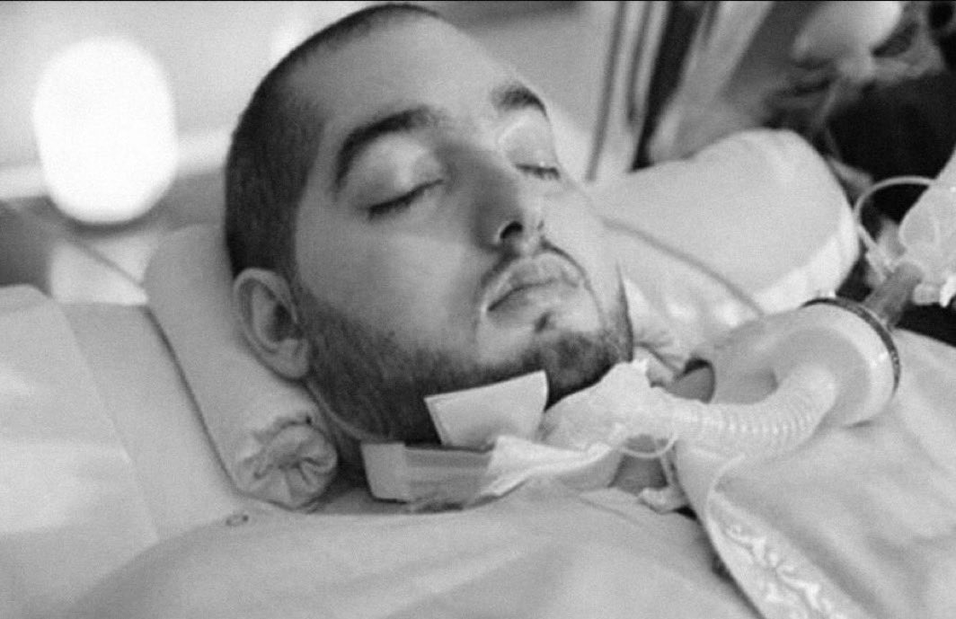 انتقل إلى رحمة الله تعالى :
الوليد بن خالد بن طلال بن عبدالعزيز

نسأل الله أن يجعل قبره روضةً من رياض الجنة، وأن يثبّته عند السؤال ، ويجعل ما أصابه رفعةً في درجاته وتكفيرًا لسيئاته ، اللهم اغمره بواسع رحمتك، واجعل مستقره في مقعد صدقٍ عند مليكٍ مقتدر

#الوليد_بن_خالد_بن_طلال