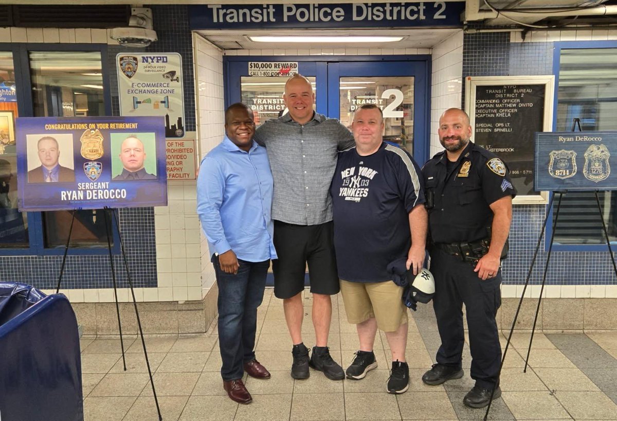 sbanypd's tweet image. The SBA bid a fond farewell to Delegate Sgt Ryan Derocco #TransitDistrict2, who retired yesterday after 20 years of exemplary service. We thank him & wish him well in all that is to come in the future. #nypd @rsanypd @nypdtransitbureau @nypdtransit