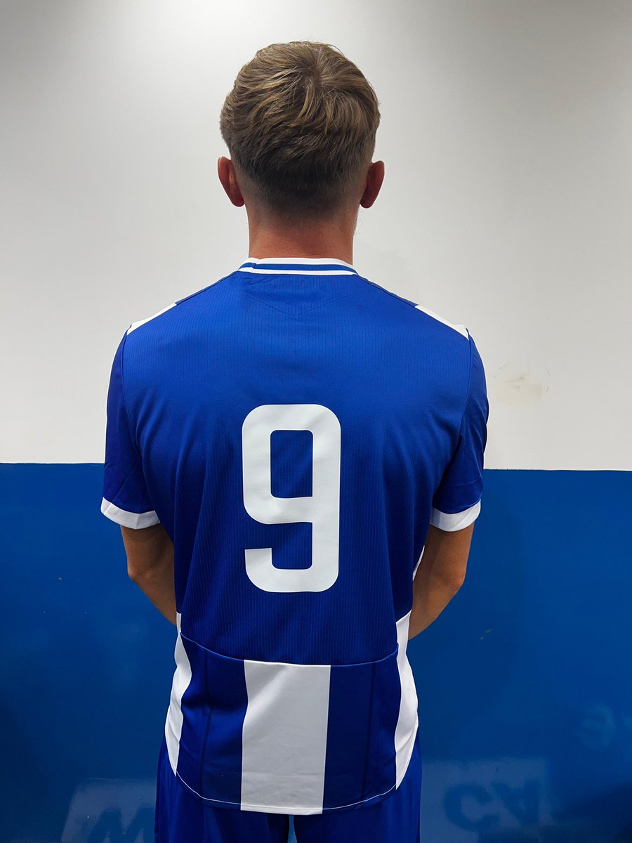 catonunitedfc's tweet photo. We teased a brand new kit reveal not long ago, and here it is! 😍 

Modelled beautifully by Caton’s number 9, Tommy Varey, our brand new Macron kit has been sponsored by Kudos Showering Solutions. 

The very best for bathroom products and showering solutions 👏 https://t.co/gTz0XPTySH