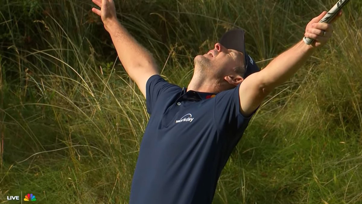 itismarkharris's tweet image. The emotional look up to the heavens after making a birdie on the last to get within *eight* shots of the lead at The Open is as peak Justin Rose as it gets.
And I’m not hating. It’s part of his charm. An absolute character who just loves the stage.