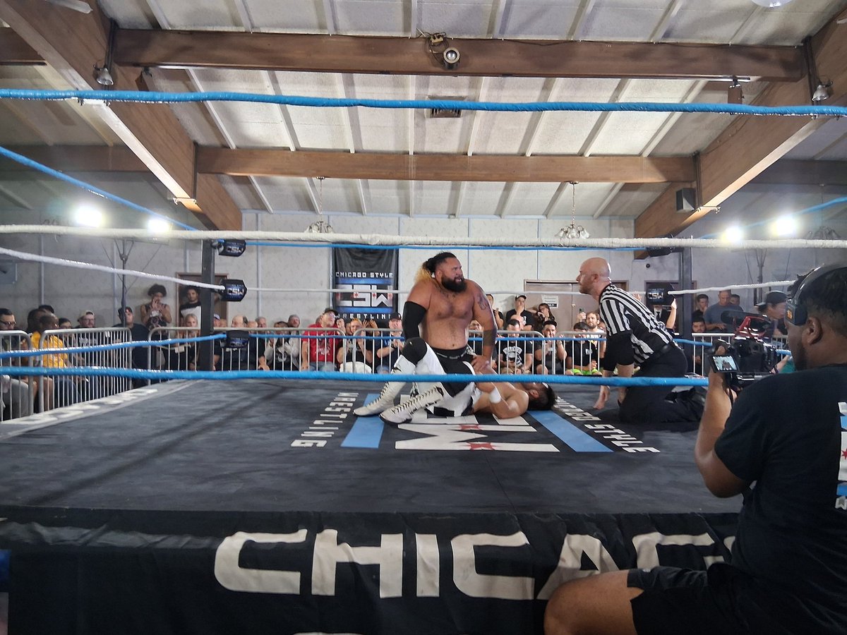 lincolnhawk29's tweet photo. @elmeroiniestra vs @SolomonTupu #CSWHeat https://t.co/VumLUepd4p
