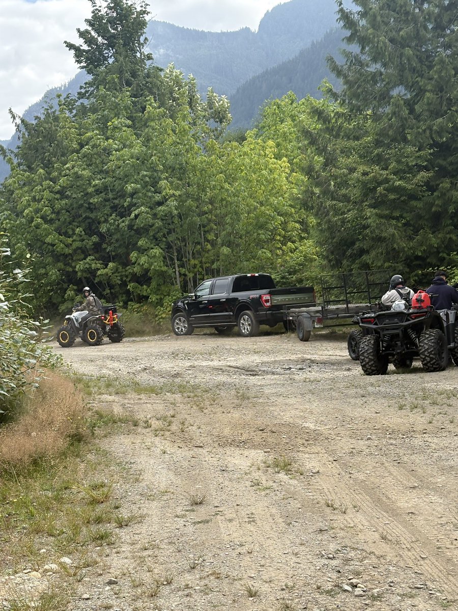 thebeaconsignal's tweet image. No WiFi. No notifications. Just mud, moss, and memories that don’t make sense in the city .
The mountain doesn’t care who the president is.
The river doesn’t argue about politics.
36 hours away from everything fake.
See you on the other side of the reboot.