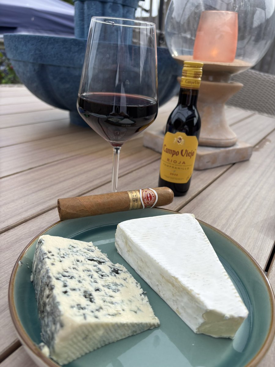 Simon M-Clarke tweet media